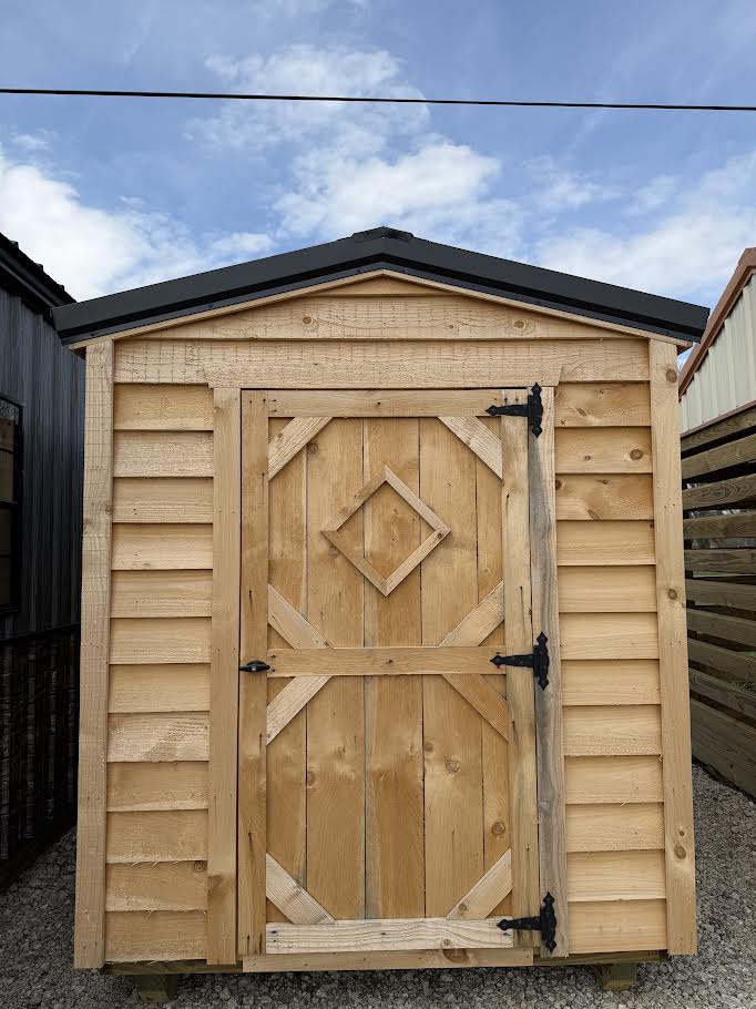 6×12 Amish Made Rough Sawn Chicken Coop – Nesting Boxes, Roost Areas & Chicken Door*