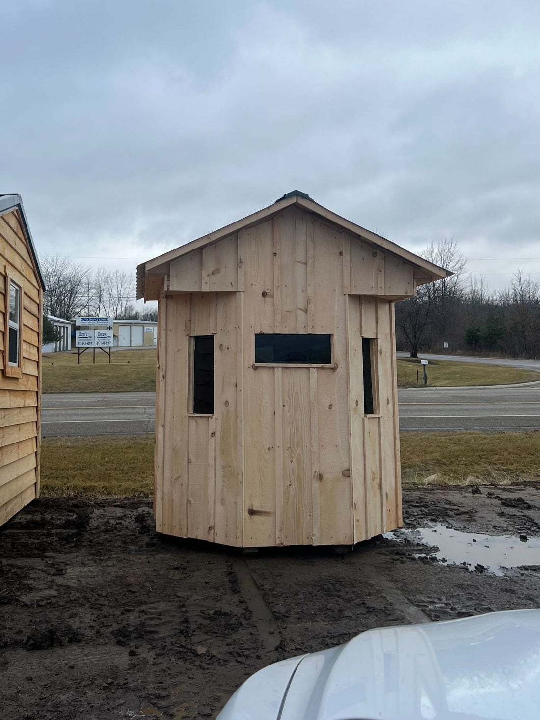What’s the Best Way to Camouflage a Deer Blind for Hunting?
