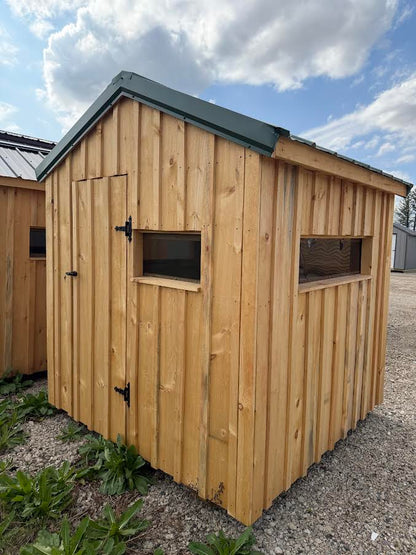 6' x 6' Amish-Built Rough Sawn Square Deer Blind with Metal Roof*