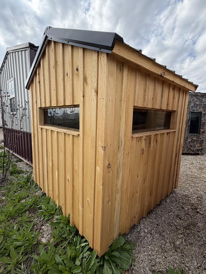 6' x 6' Amish-Built Rough Sawn Square Deer Blind*