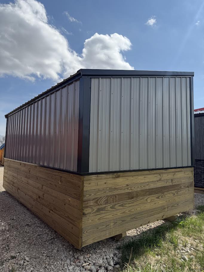 10' x 16' Amish-Built Animal Shelter*