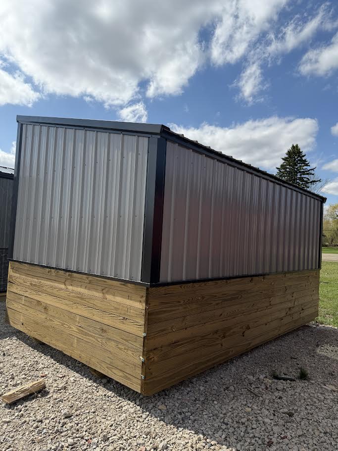 10' x 16' Amish-Built Animal Shelter*