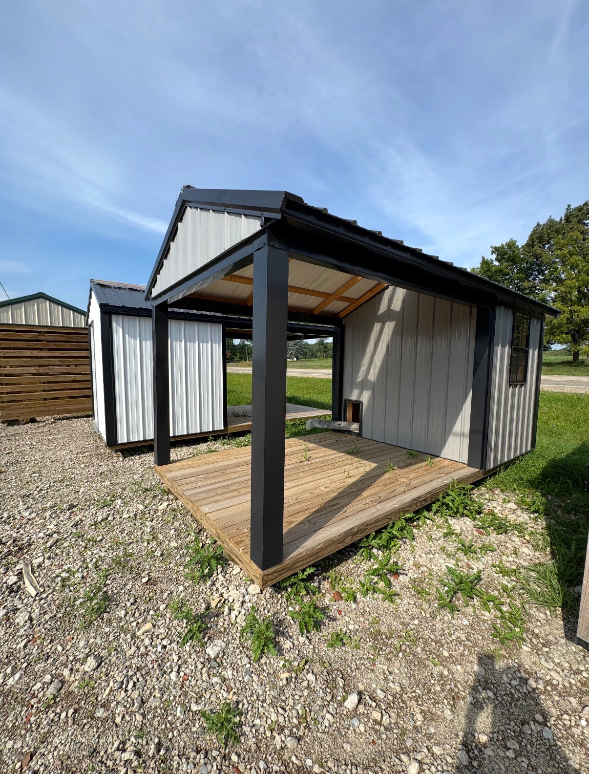 8'x16' dog kennel