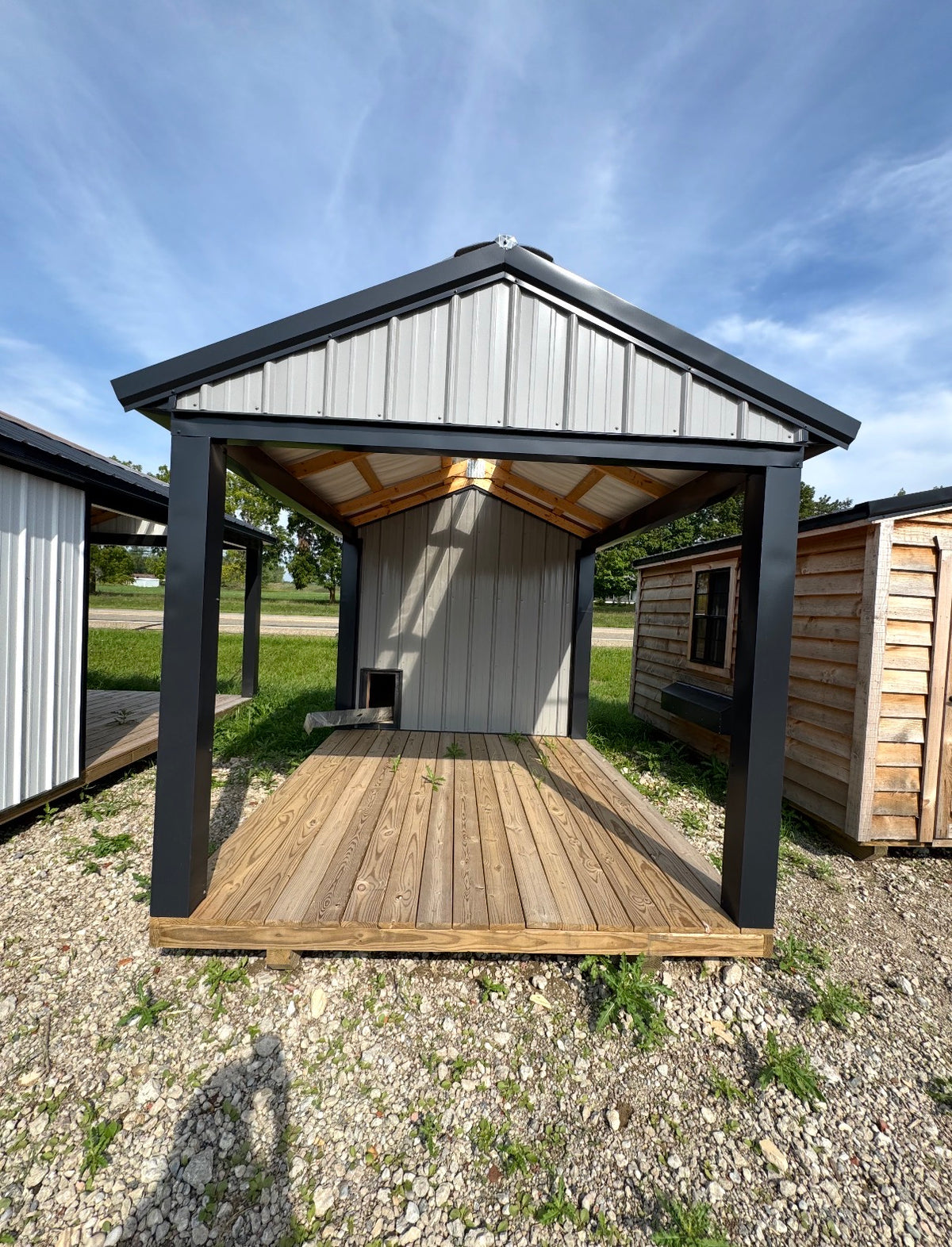 8'x16' dog kennel