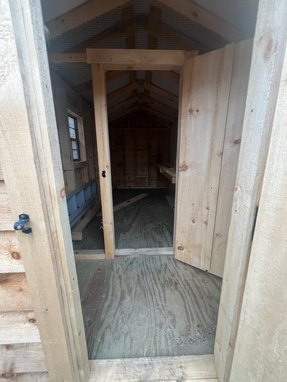 6x26 Rough Sawn Chicken Coop With Green Metal Roof