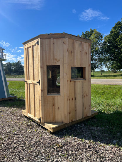 6×6 Hunting Shed – Tinted Windows &amp; Multi-Angle Shooting Views – Custom Built
