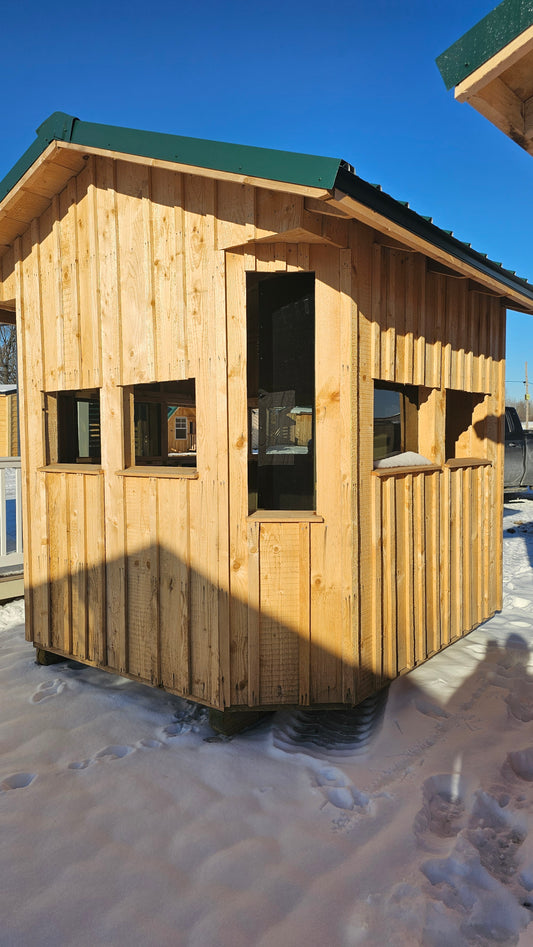 12×26 Hunting Shed with Dual Bunk Beds – Multi-Window Shooting Cabin with Lockable Door