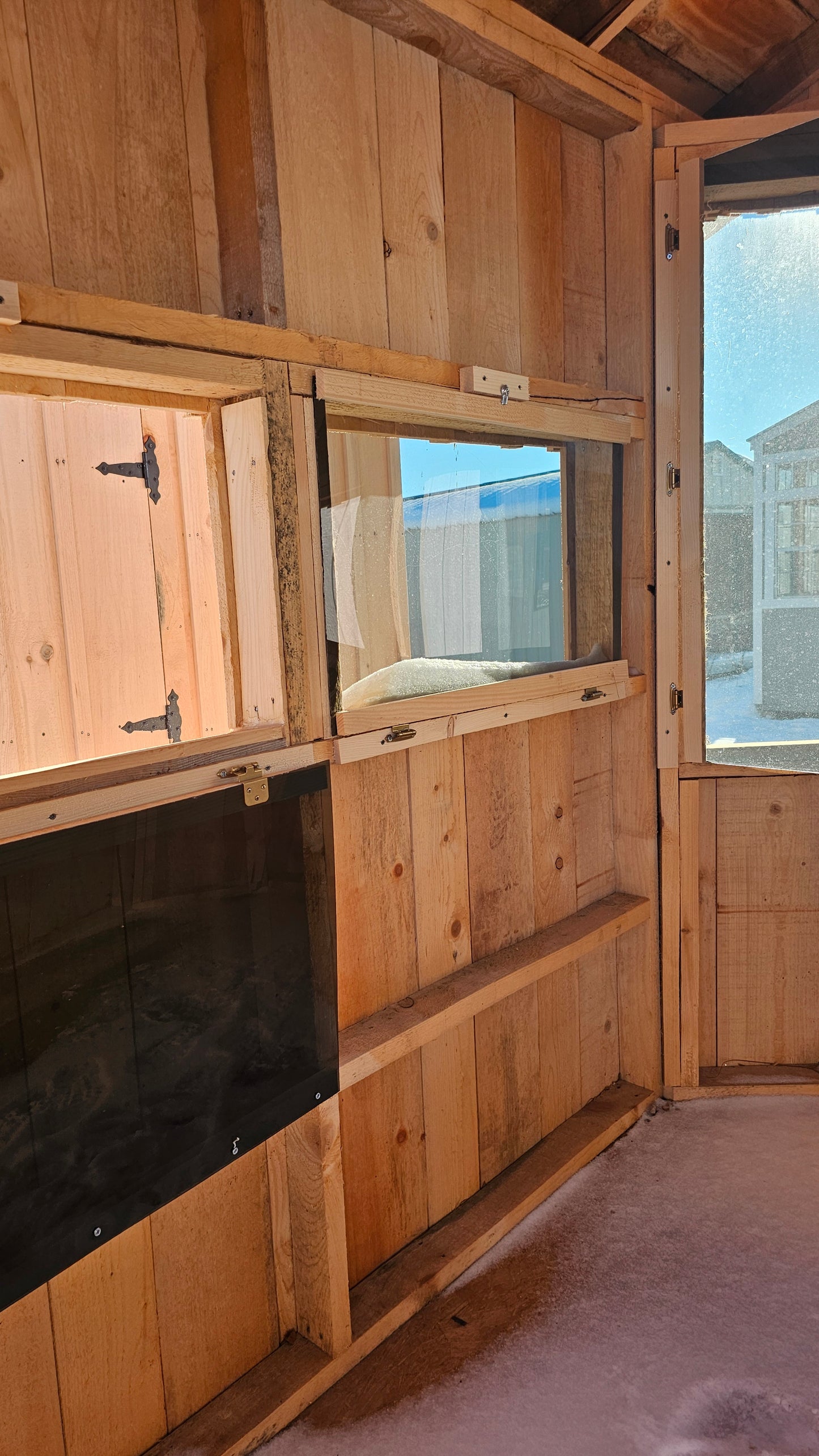 12×26 Hunting Shed with Dual Bunk Beds – Multi-Window Shooting Cabin with Lockable Door